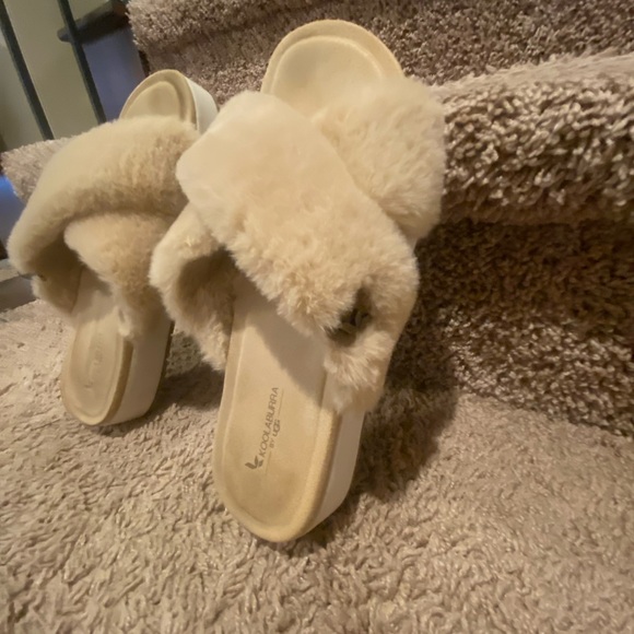 KOOLABURRA BY UGG. Barely worn. Size: 6.5. These are so comfy!!! - Picture 12 of 17